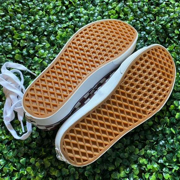 Maroon Checkered Vans Sz. 8.5 - Picture 4 of 9
